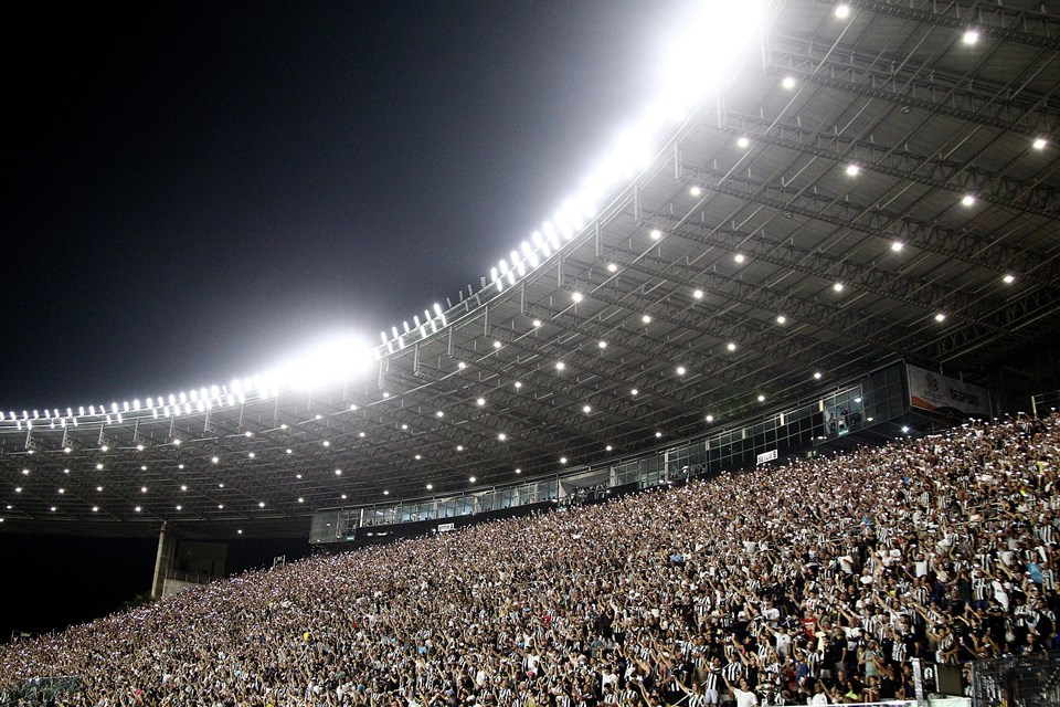 Estádio Kleber Andrade lotado - Botafogo x Resende